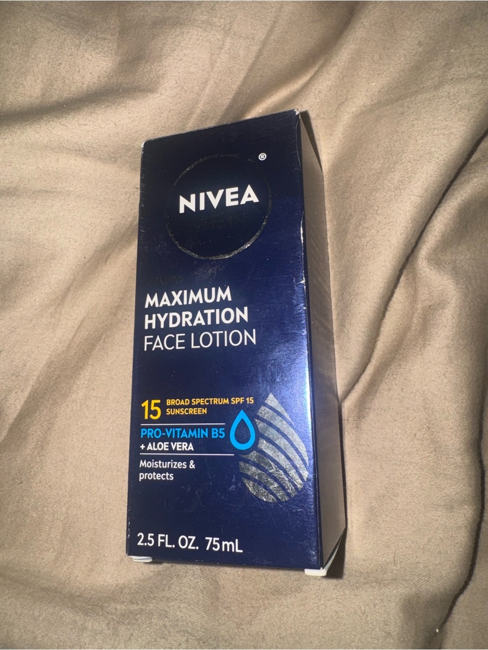 NIVEA Maximum Hydration Face Lotion SPF 15 - 75 mL - Deep Blue